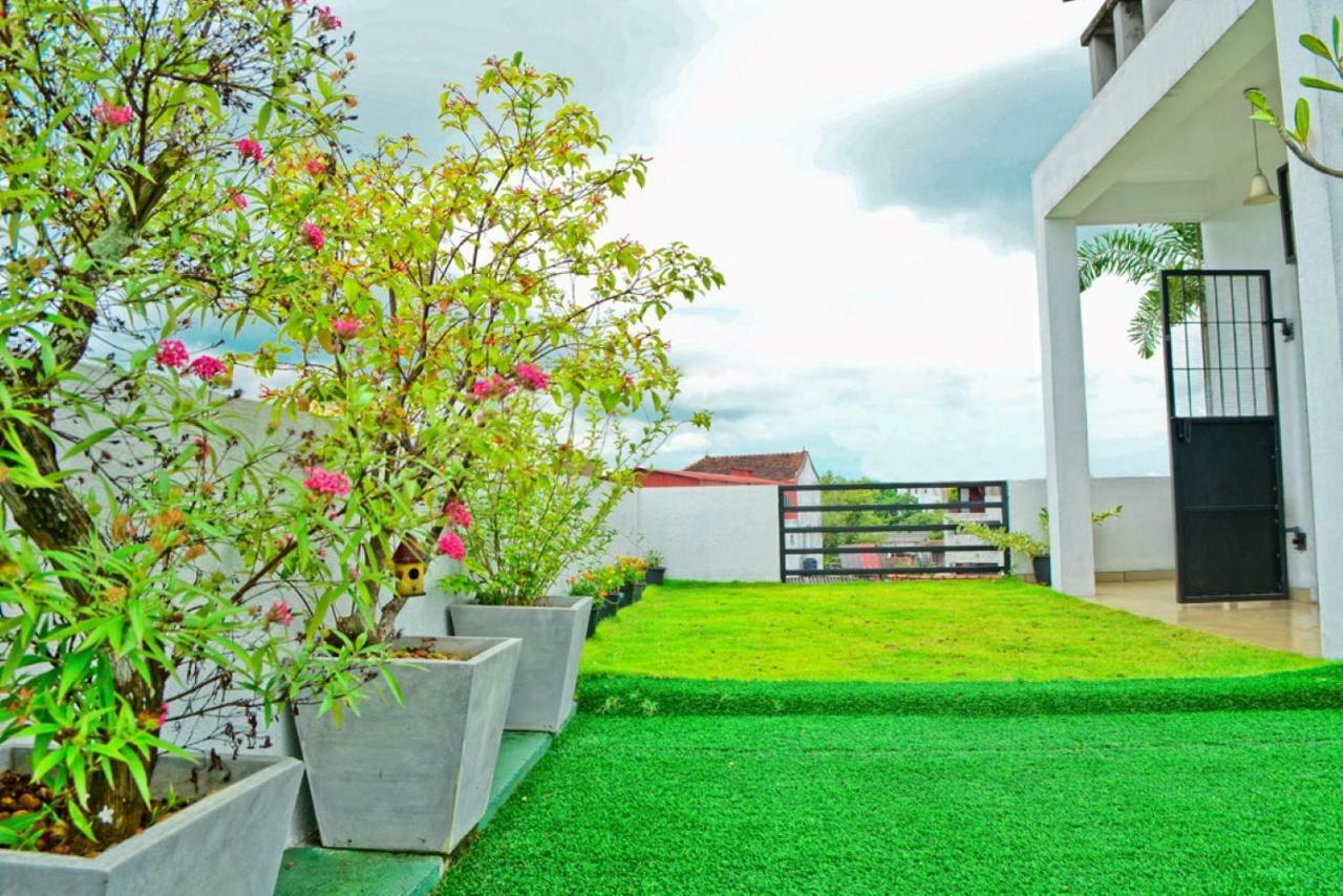 Furnished Apartment At Colombo Suburbs Nawala Rajagiriya Kültér fotó